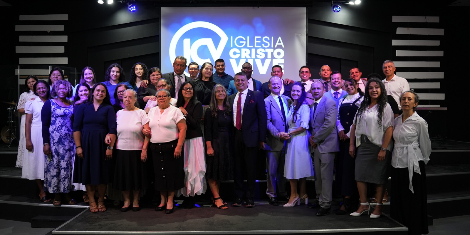 Servidores de Iglesia Cristo Vive — el equipo que sirve en los ministerios de la iglesia en West Palm Beach