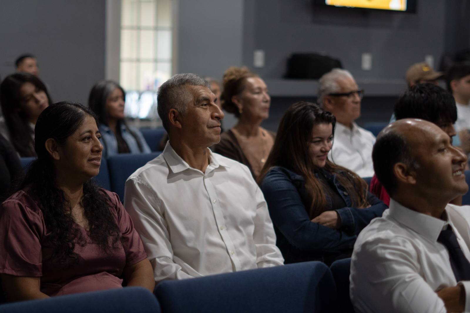 Matrimonios y familias en el servicio dominical de Iglesia Cristo Vive.